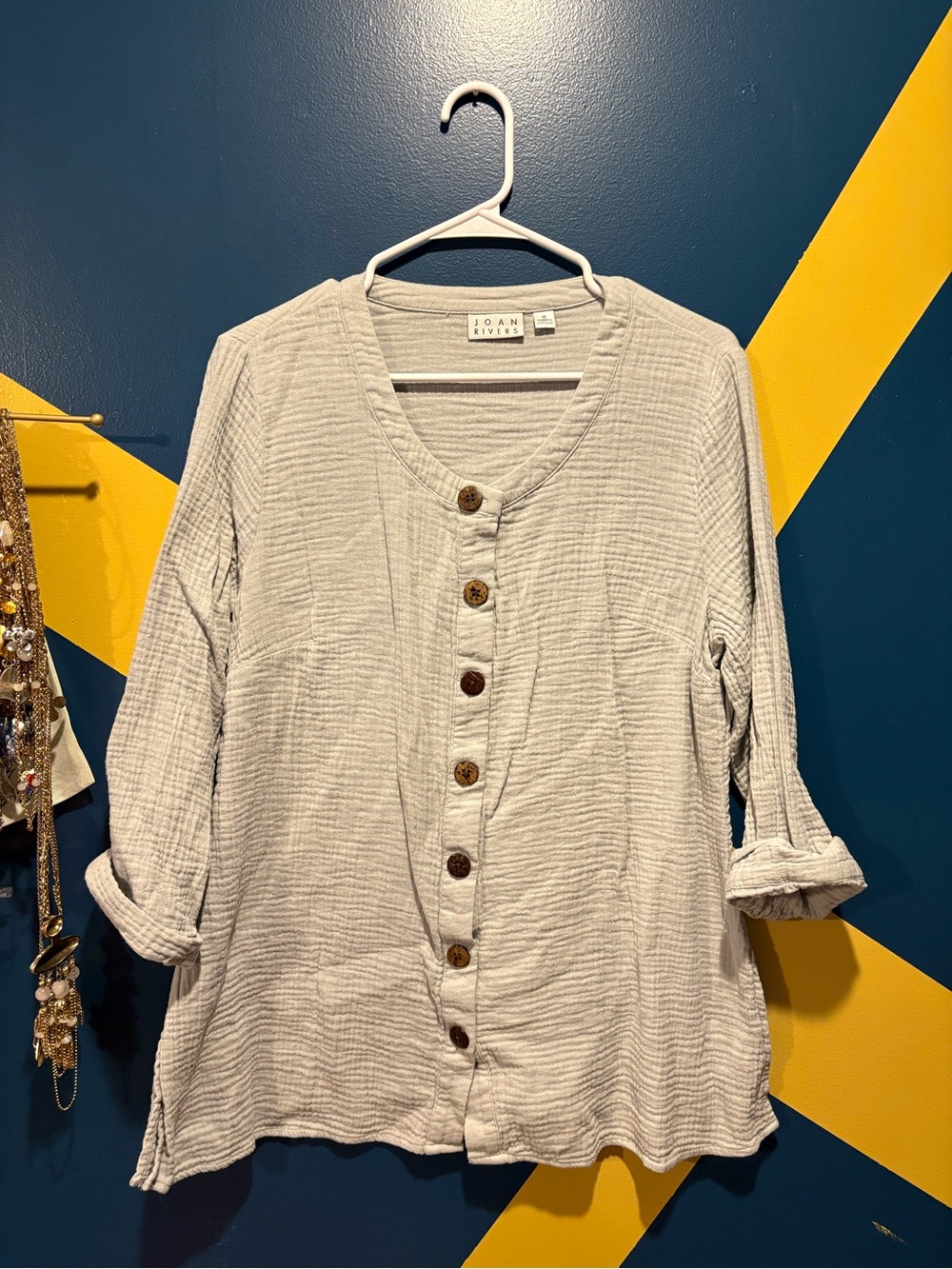 Joan Rivers Light Gray Textured Gauze 100% Cotton Button Front Shirt EUC